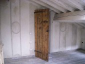 Le due porte antiche collocate nei relativi interni.