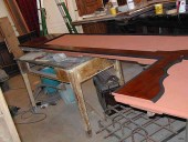 Battente del portone antico del ' 600 dopo la laccatura a mano.