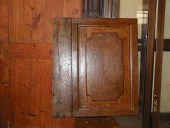 2) Grossa anta in castagno restaurata