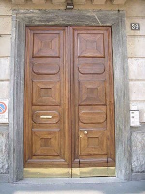 Portone antico monumentale restaurato