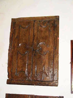 ANTICO STIPO A MURO
