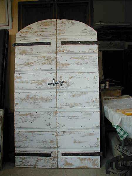 Portone vecchio trasformato in shabby